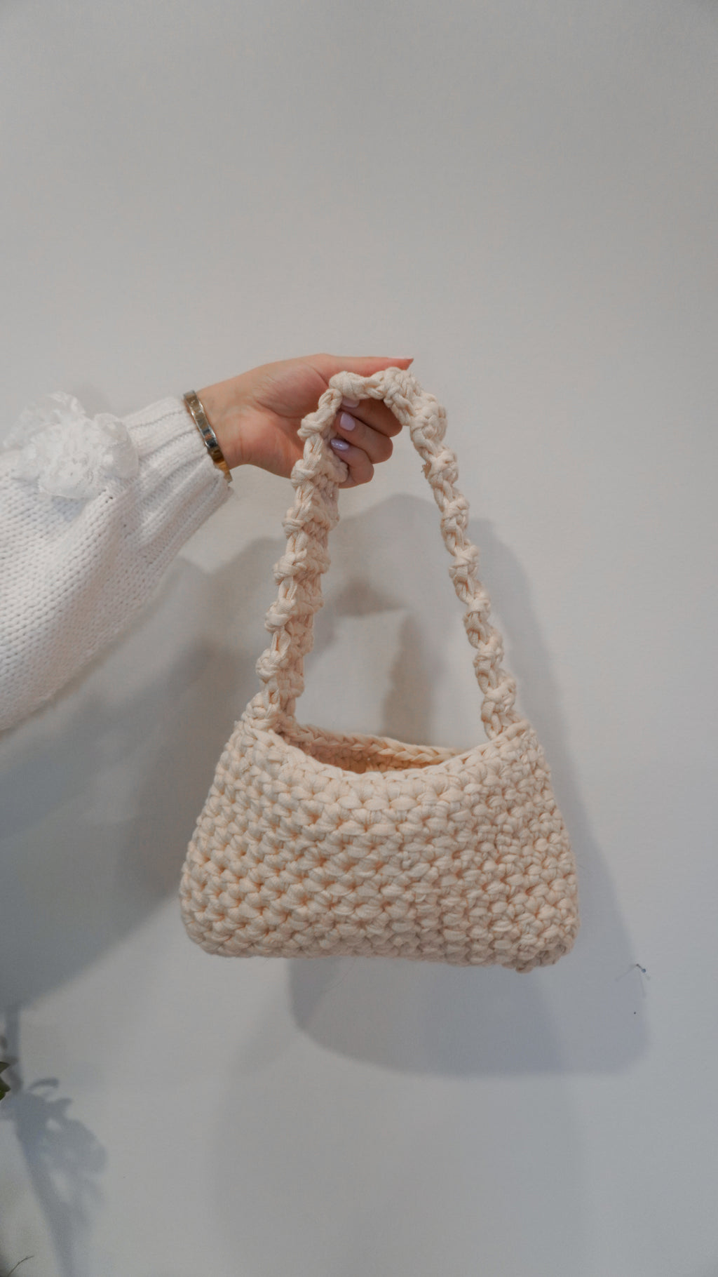 Crochet Pattern and Video Tutorial: The Gigi Crossbody and Shoulder Bag