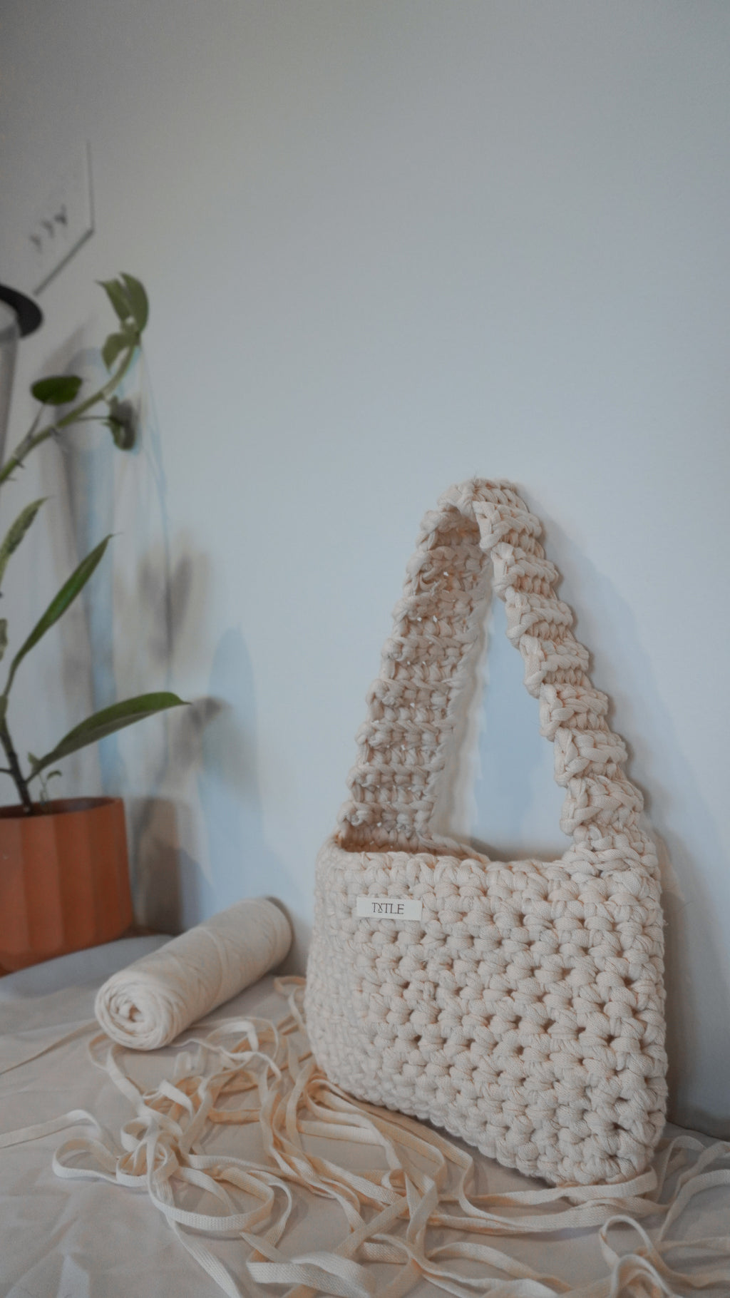 Crochet Pattern and Video Tutorial: The Gigi Crossbody and Shoulder Bag