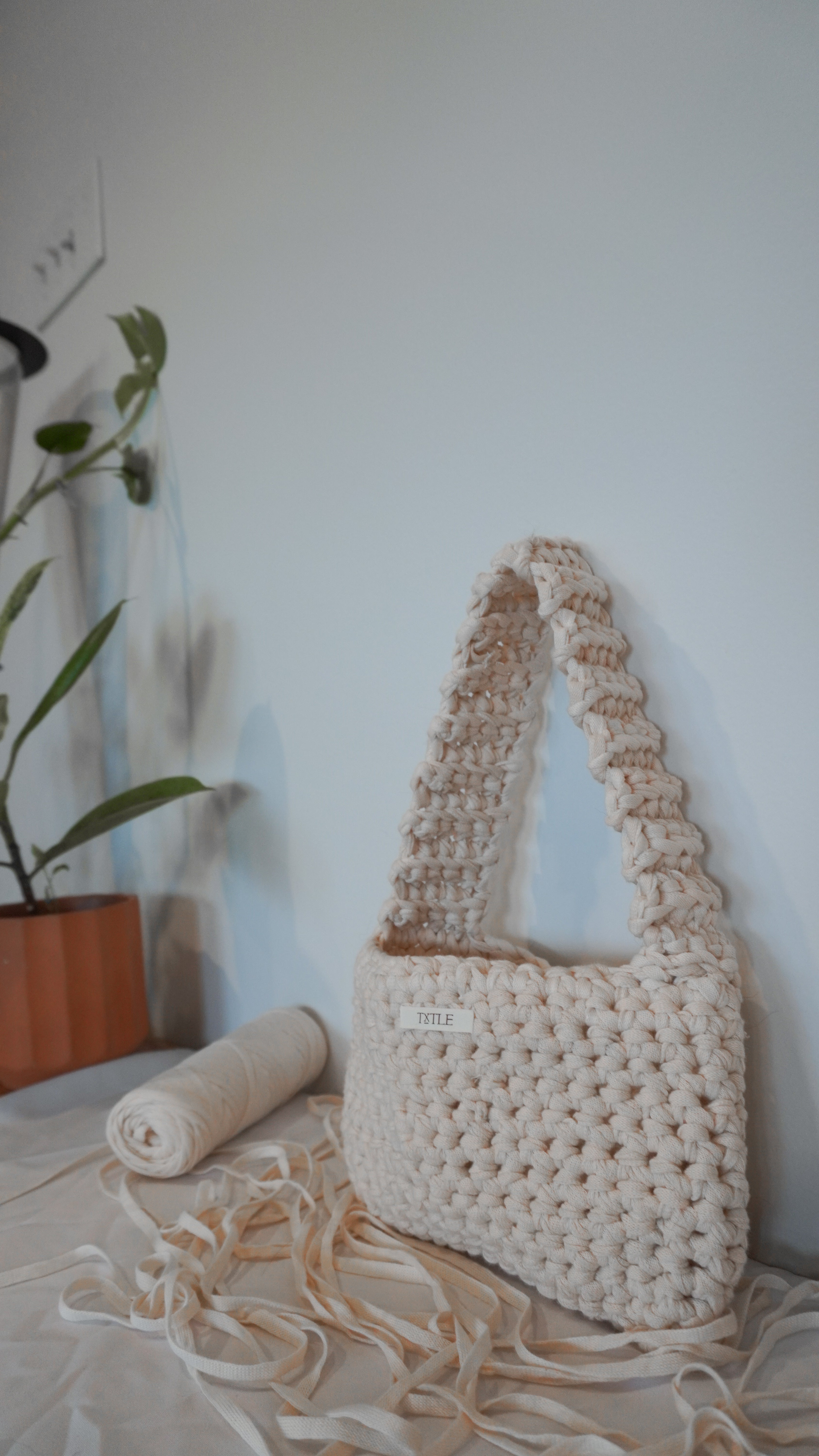 Crochet Pattern and Video Tutorial: The Gigi Crossbody and Shoulder Bag