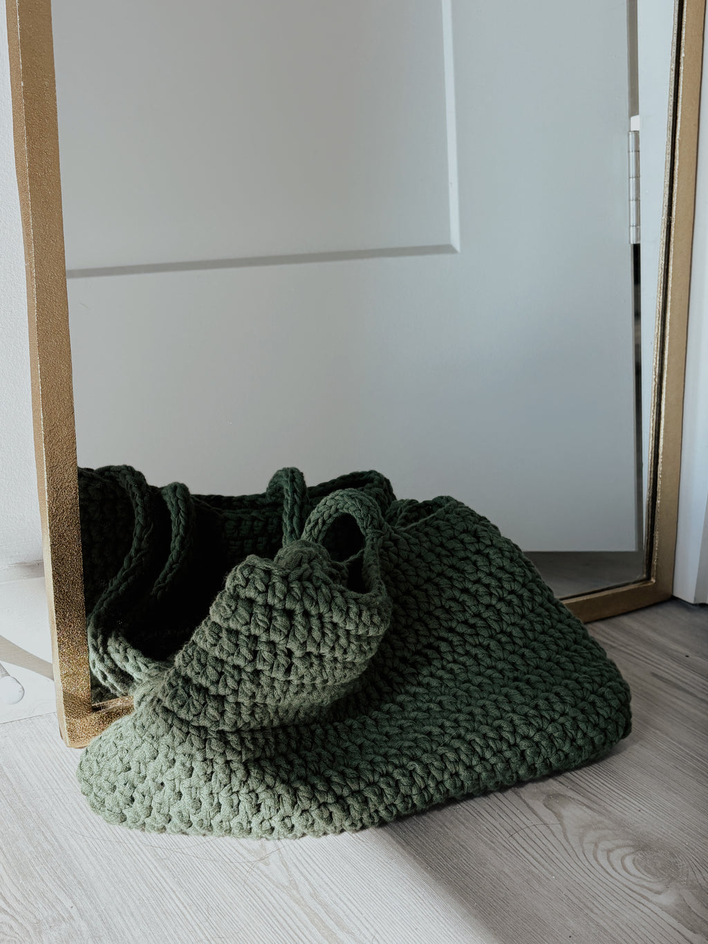 Crochet Pattern and Video Tutorial: The Gaia Bag